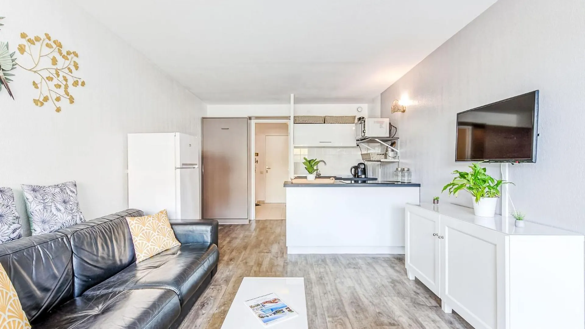 Apartment Les Marines-10 By Interhome La Foux